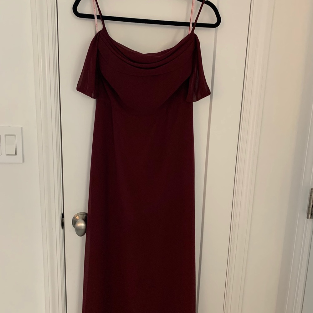 MONIQUE LHUILLIER Chiffon Bridesmaid Gown